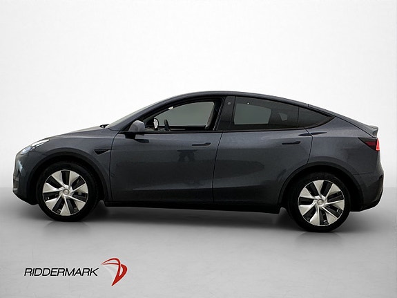 Tesla Model Y 5 of 30