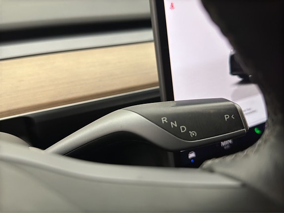 Tesla Model Y 18 of 30