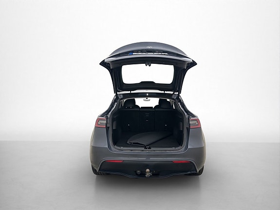 Tesla Model Y 30 of 30