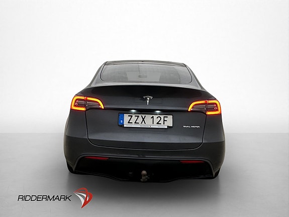 Tesla Model Y 7 of 30