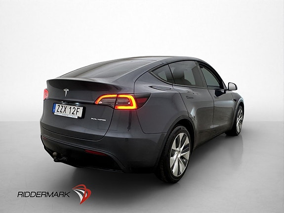 Tesla Model Y 8 of 30