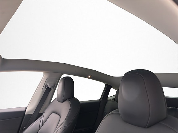 Tesla Model Y 13 of 30