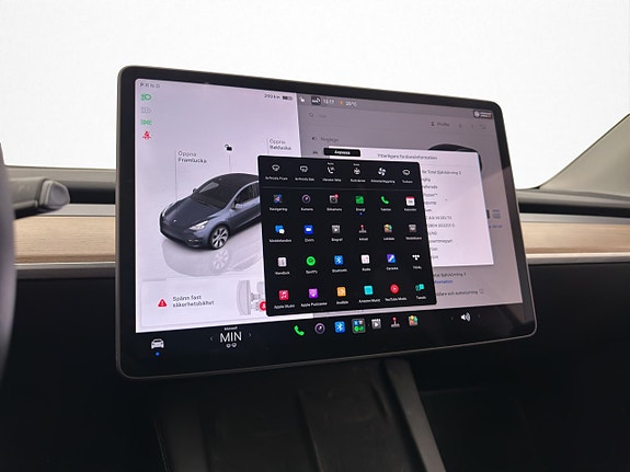 Tesla Model Y 21 of 30
