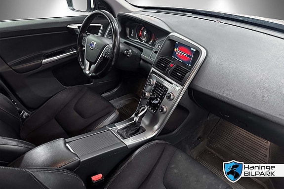 Volvo XC60 13 of 25