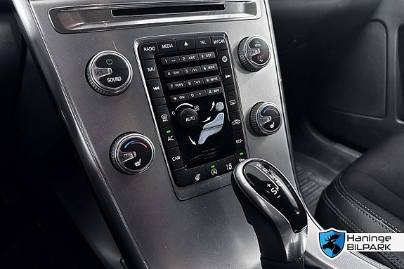 Volvo XC60 15 of 25