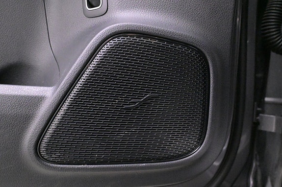 Mercedes-Benz EQA250 14 of 27
