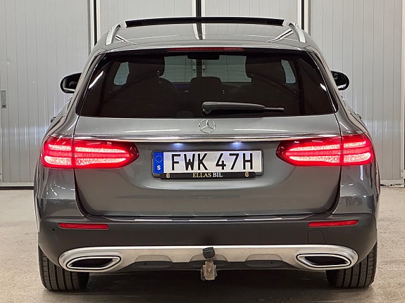 Mercedes-Benz E220 d 3 of 30