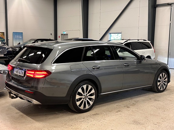Mercedes-Benz E220 d 4 of 30