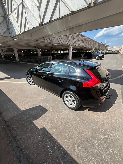Volvo V40 6 of 16