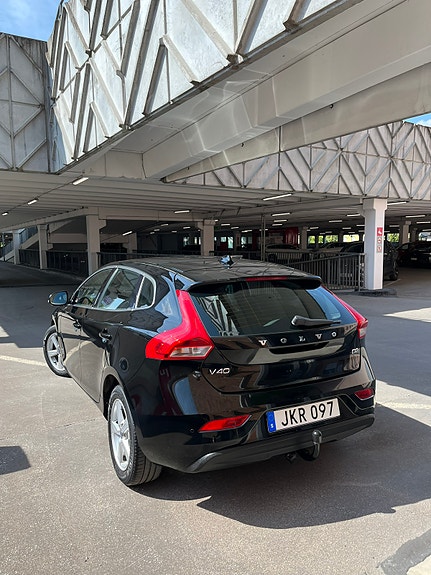 Volvo V40 3 of 16