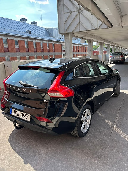 Volvo V40 4 of 16