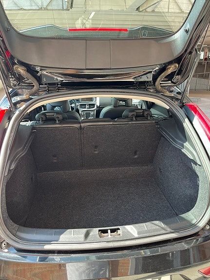 Volvo V40 15 of 16