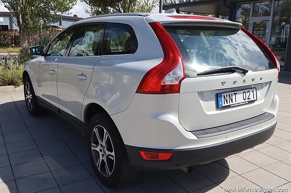 Volvo XC60 10 of 24