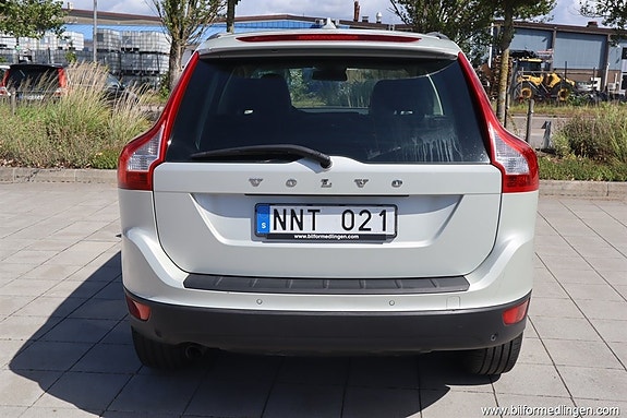 Volvo XC60 9 of 24