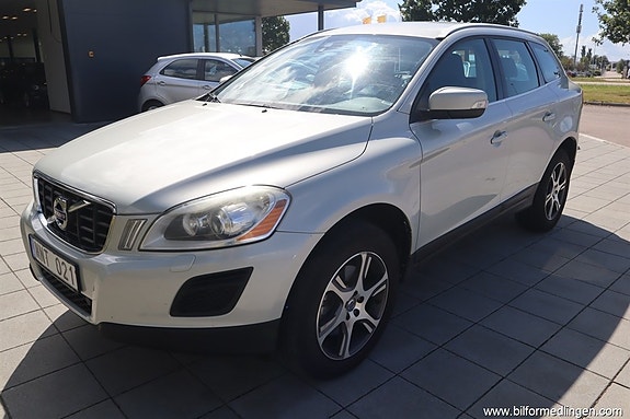 Volvo XC60 2 of 24
