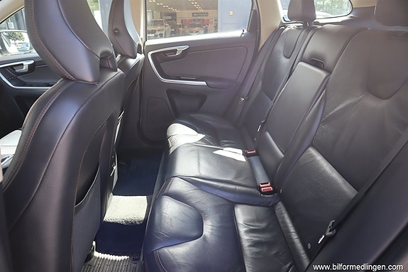 Volvo XC60 5 of 24