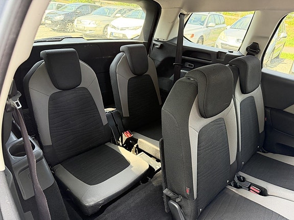 Citroen Grand C4 Picasso 17 of 22