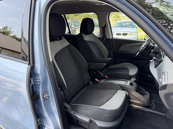 Citroen Grand C4 Picasso 6 of 22