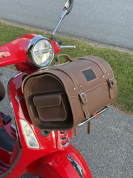 Piaggio Vespa Primavera 50 4 of 5