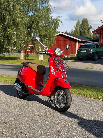Piaggio Vespa Primavera 50 3 of 5