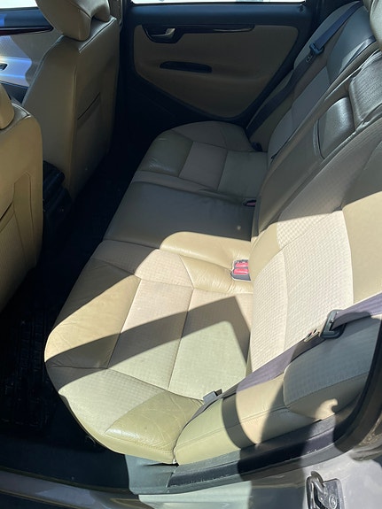 Volvo V70 5 of 6