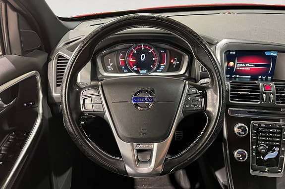 Volvo XC60 13 of 17