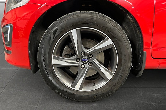 Volvo XC60 16 of 17