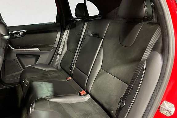 Volvo XC60 14 of 17