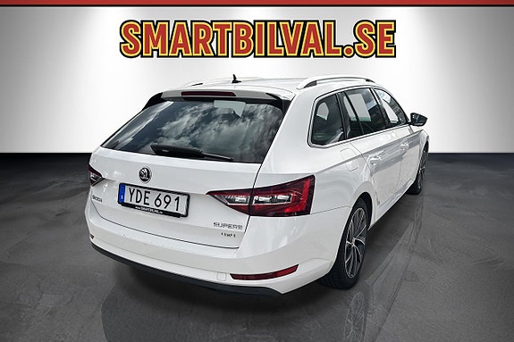 Skoda Superb 7 of 30