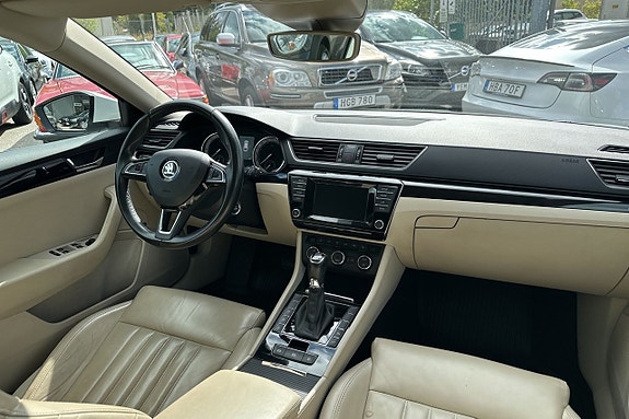 Skoda Superb 12 of 30