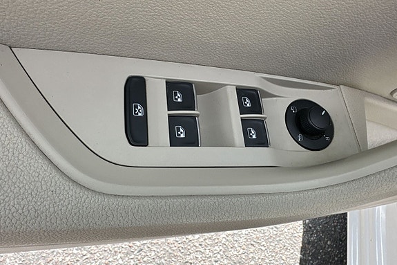 Skoda Superb 22 of 30