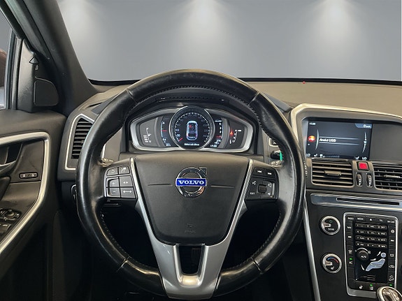 Volvo XC60 12 of 30