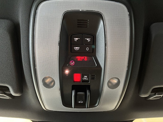 Volvo XC60 25 of 30