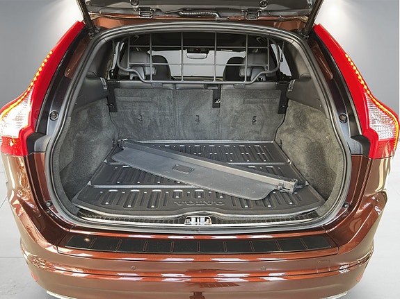 Volvo XC60 7 of 30
