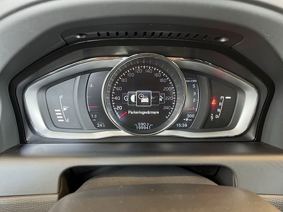 Volvo XC60 15 of 30