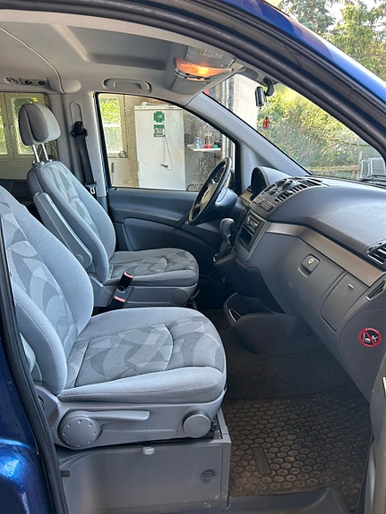 Mercedes-Benz Viano 4 of 7