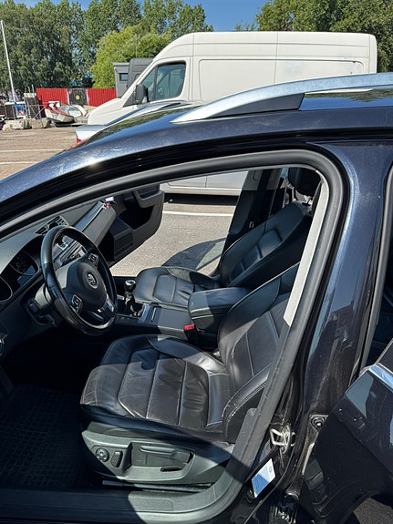 Volkswagen Passat 9 of 9
