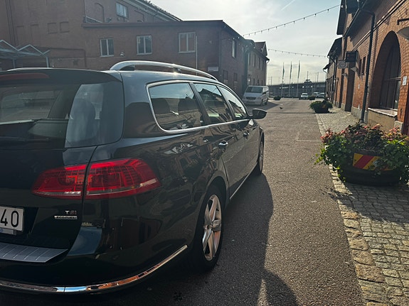 Volkswagen Passat 4 of 9
