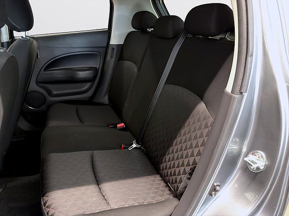 Mitsubishi Space Star 8 of 13