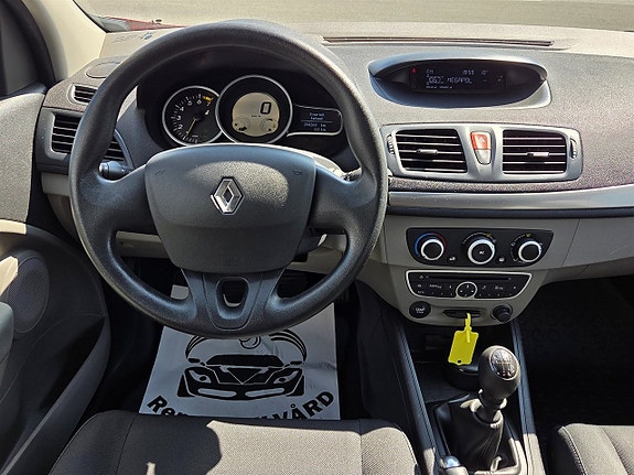Renault Megane 14 of 14