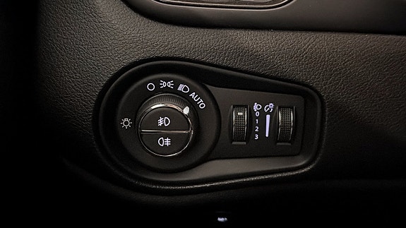 Jeep Renegade 20 of 21