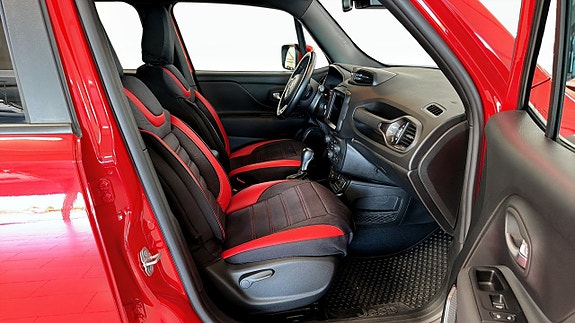 Jeep Renegade 3 of 21