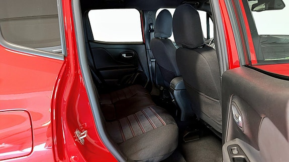 Jeep Renegade 5 of 21