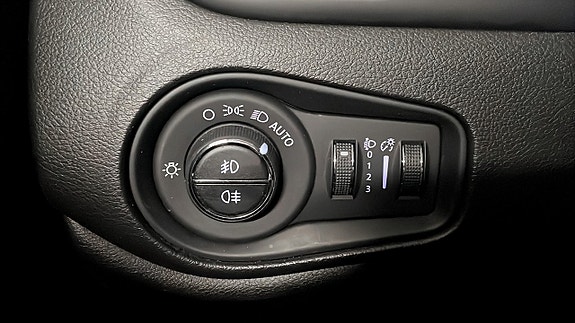 Jeep Renegade 21 of 23