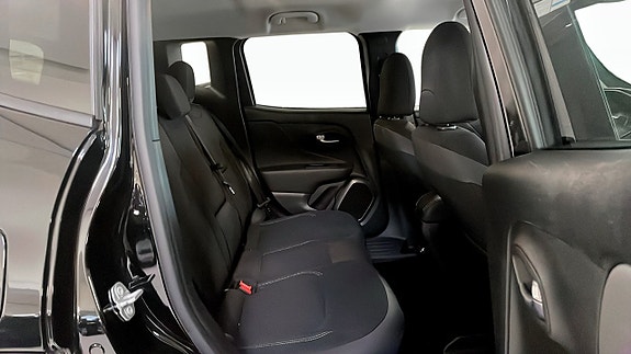 Jeep Renegade 5 of 23