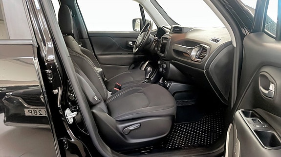 Jeep Renegade 3 of 23