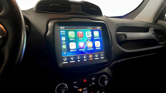 Jeep Renegade 12 of 23