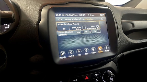 Jeep Renegade 17 of 23
