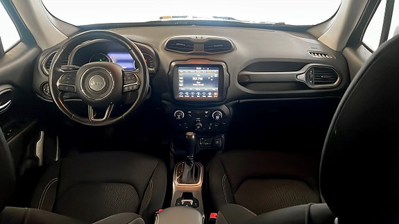 Jeep Renegade 4 of 23