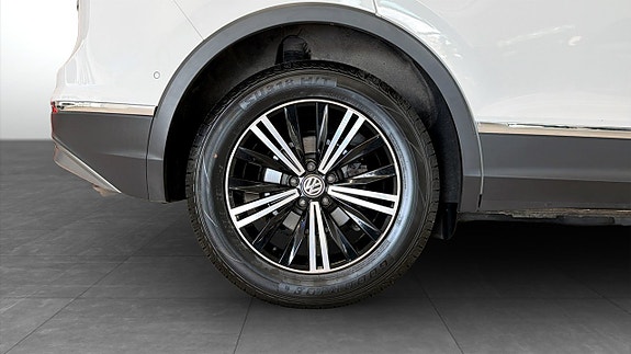 Volkswagen Tiguan 9 of 21
